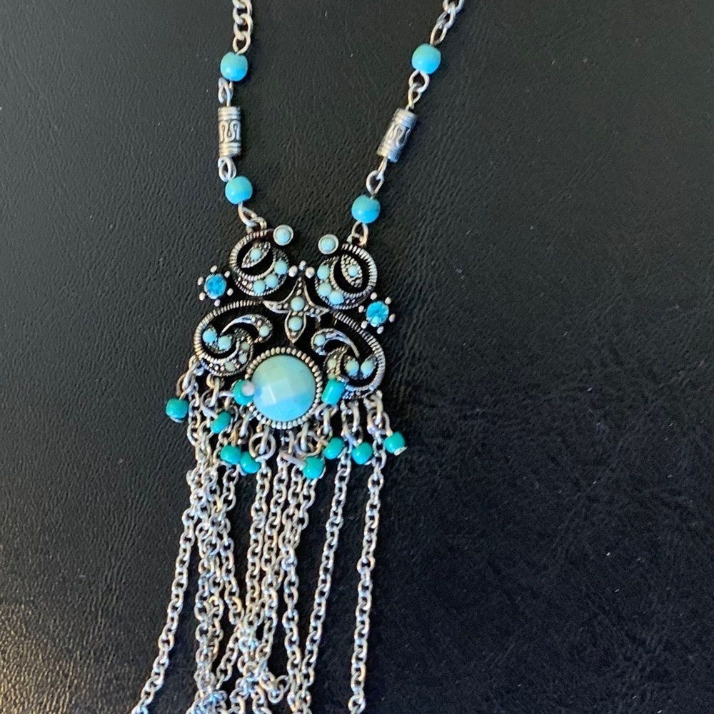 Turquoise rhinestone necklace! 16”